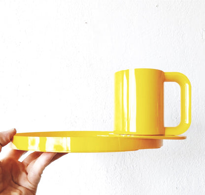 Vintage 70s Sterilite Mug and Dish Set