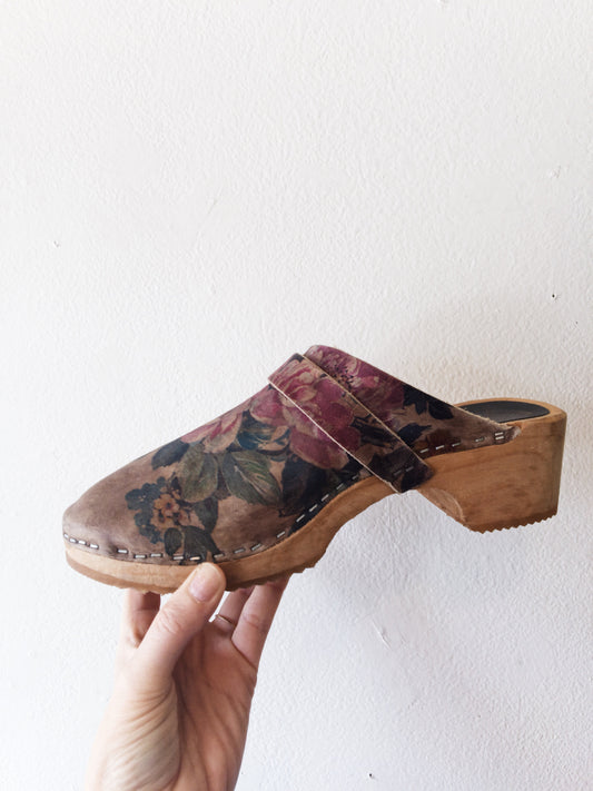 Swedish Cape Clogs Size 40