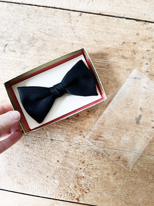 Vintage Silk Clip On Bow Tie