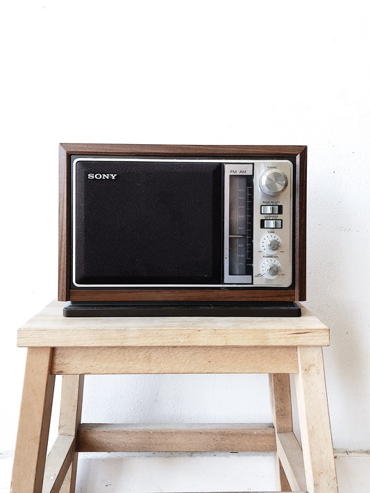 Vintage Sony AM/FM Radio