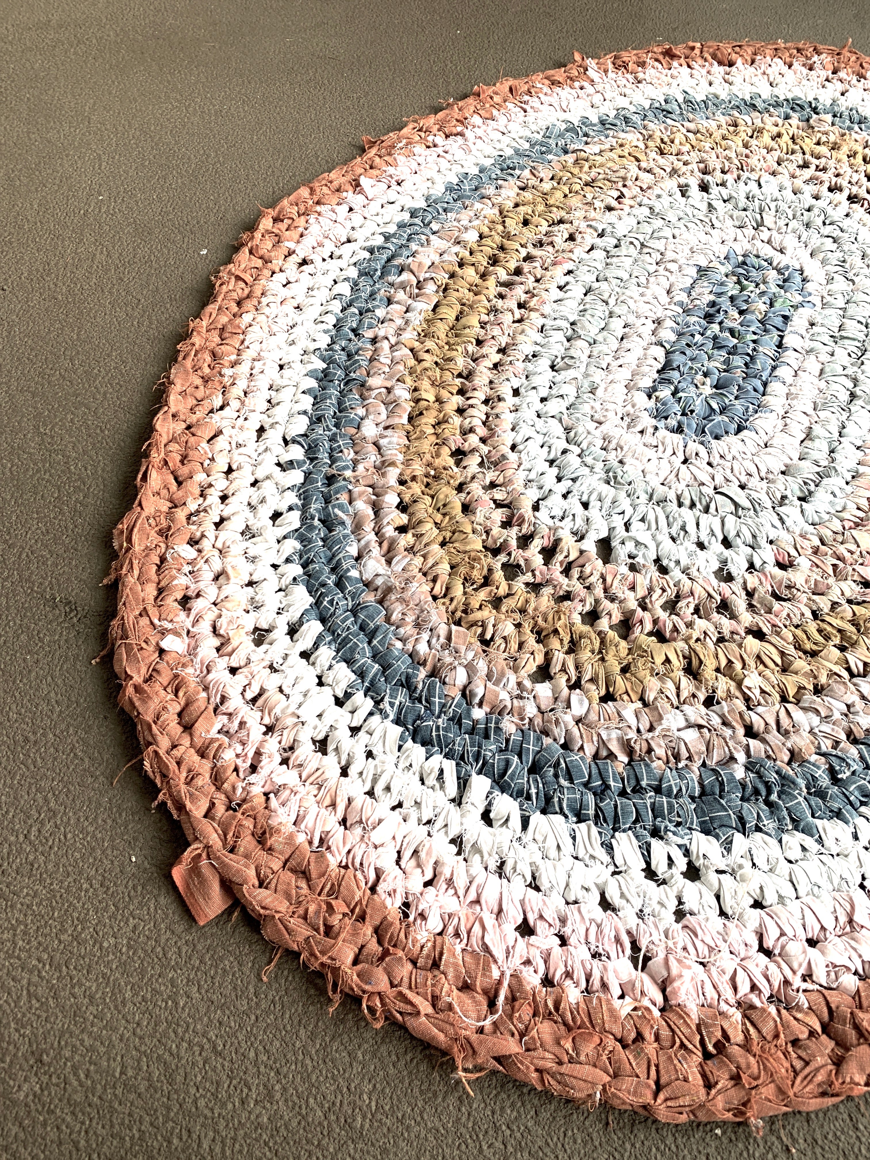 Handmade Oval Cotton Rag Rug - Thumbnail 2