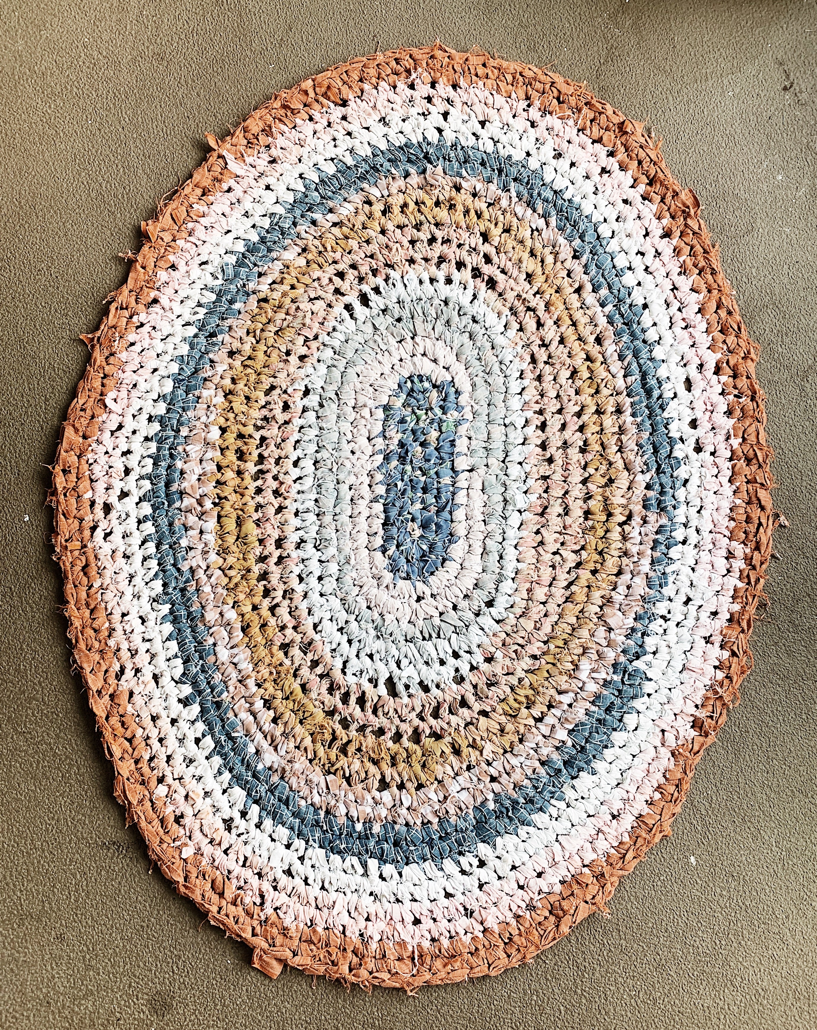 Handmade Oval Cotton Rag Rug - Thumbnail 3