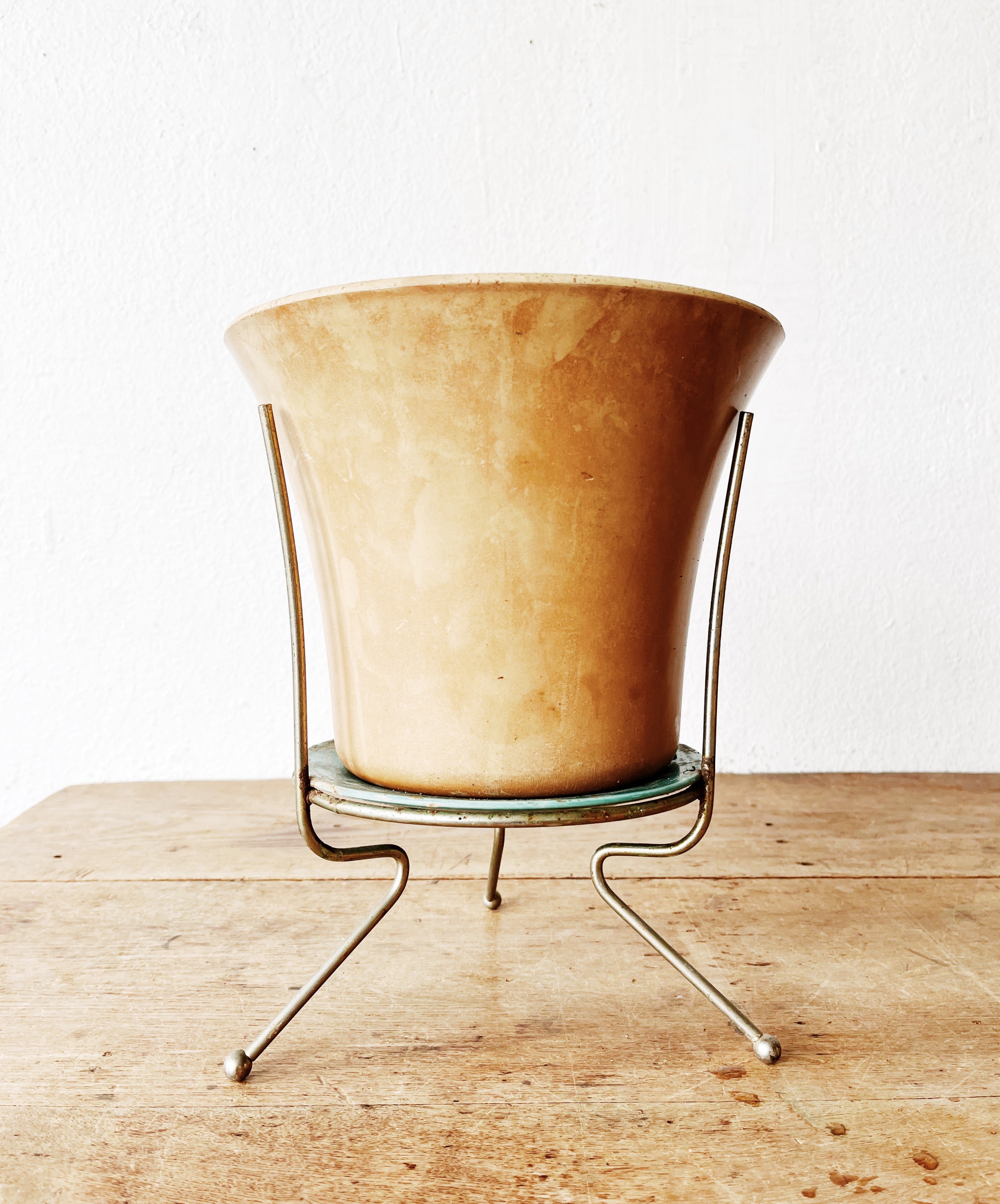 MCM Plant Stand - Thumbnail 3