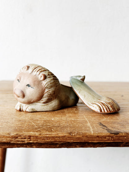Vintage Lion Pottery Box
