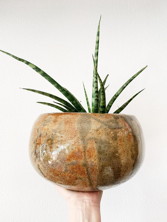 Large Stoneware Pot with Drainage
