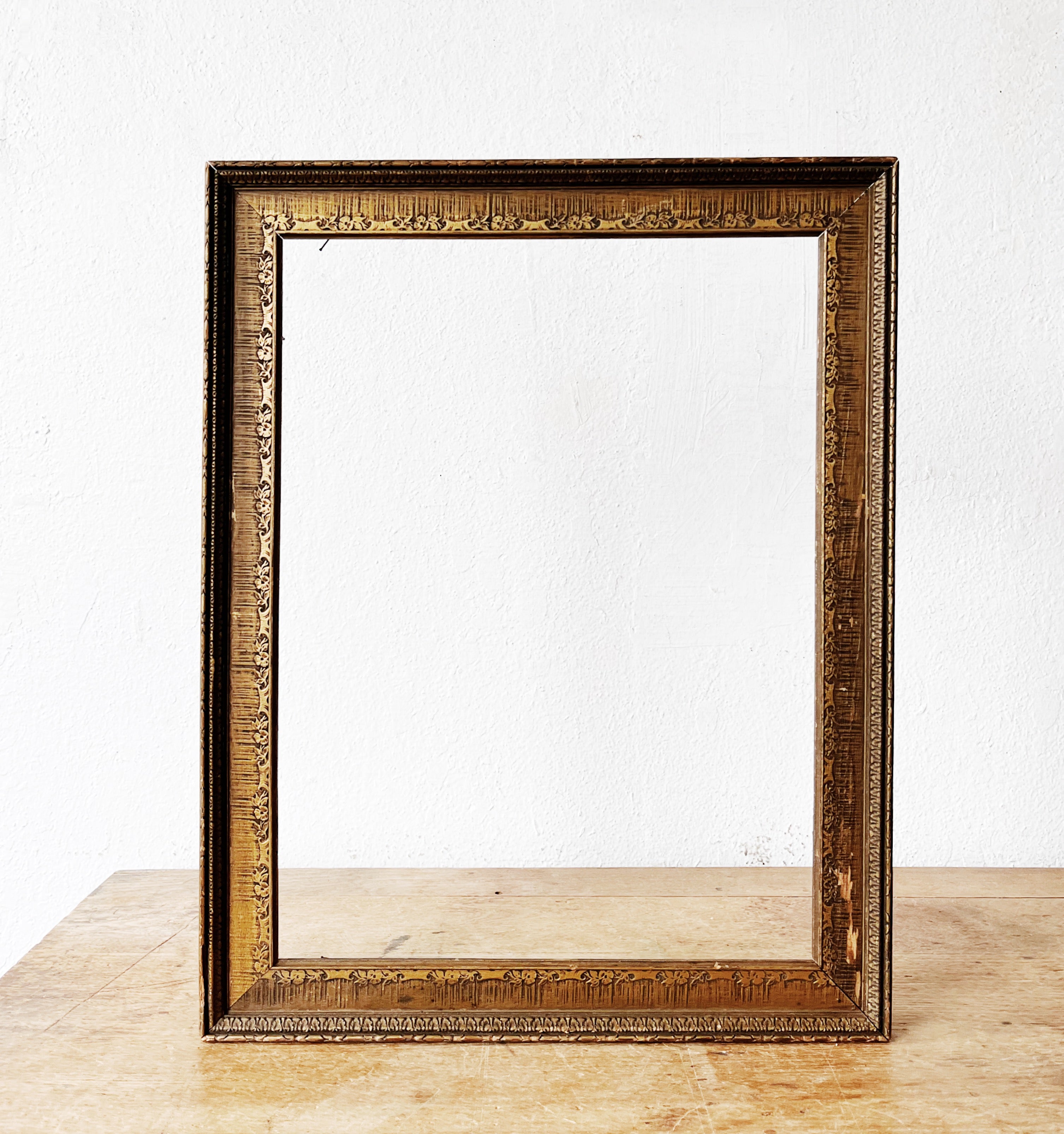 Large Antique Carved Wood Frame - Thumbnail 2