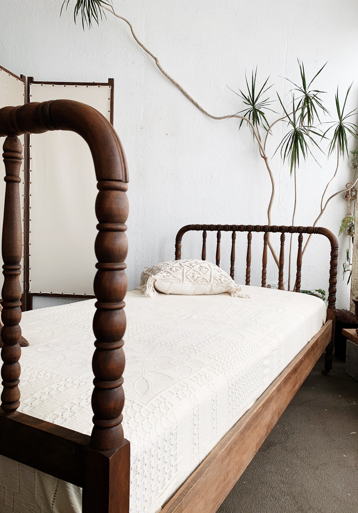 Antique Twin Spindle Bed