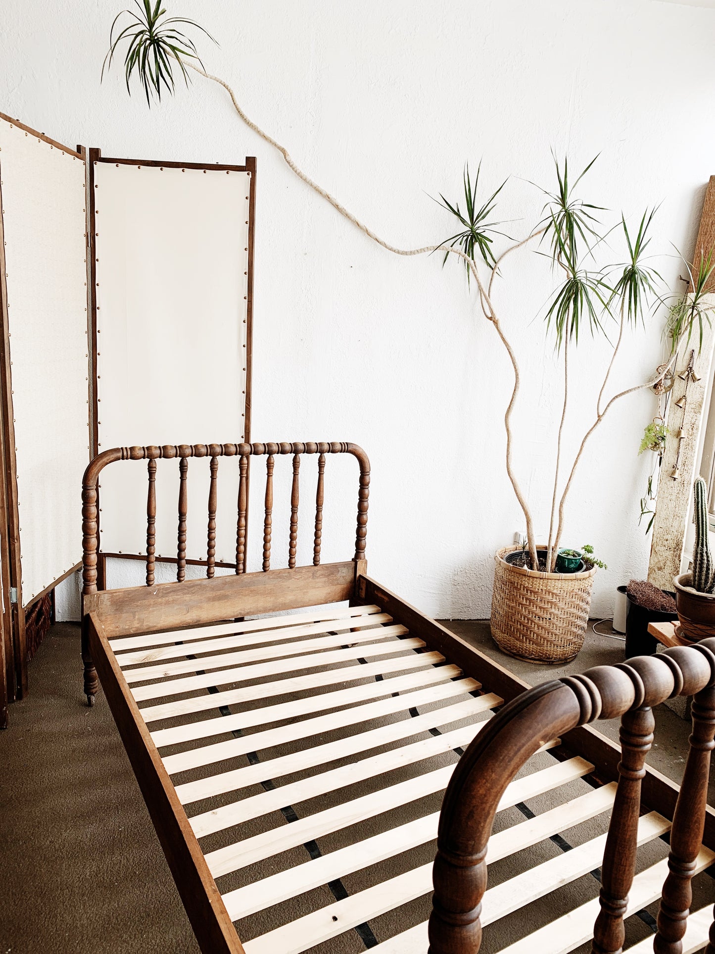 Antique Twin Spindle Bed