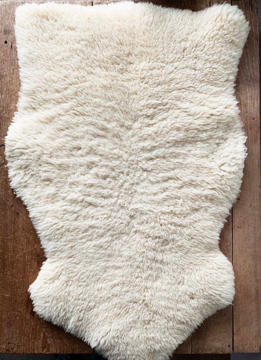 Natural Wool Sheepskin Rug