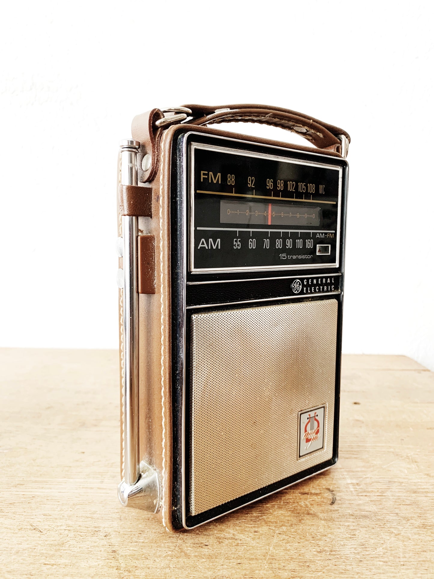 Mid Century GE AM/FM Portable Radio