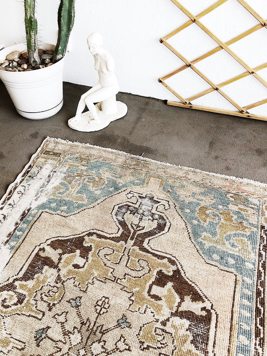 Vintage Wool Kilim Rug