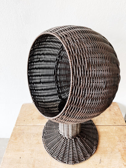 Modernist Style Cat Hut