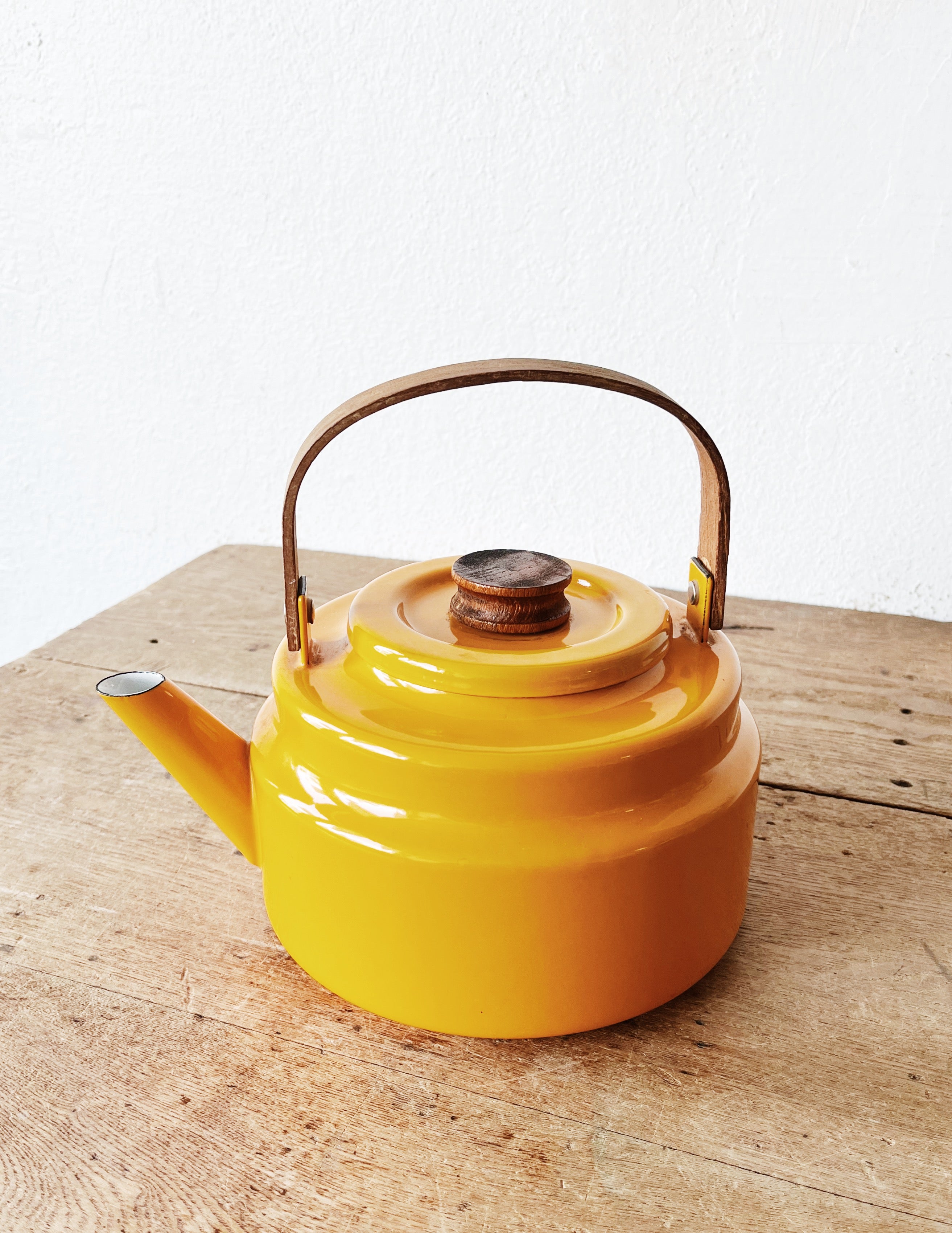 Vintage Enamel Kettle - Thumbnail 2
