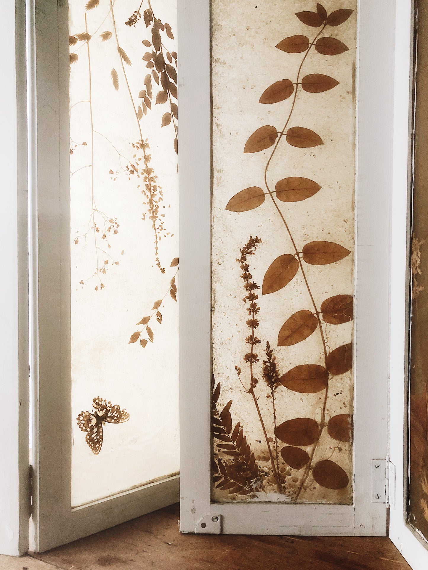 Vintage Pressed Floral Resin Shutter