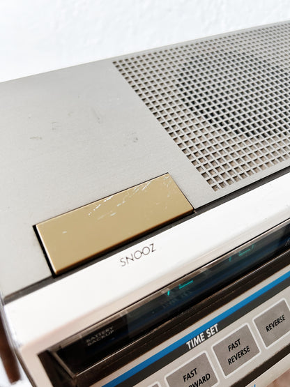 1980’s Vintage GE General Electric FM/AM Dual Alarm Digital Clock Radio