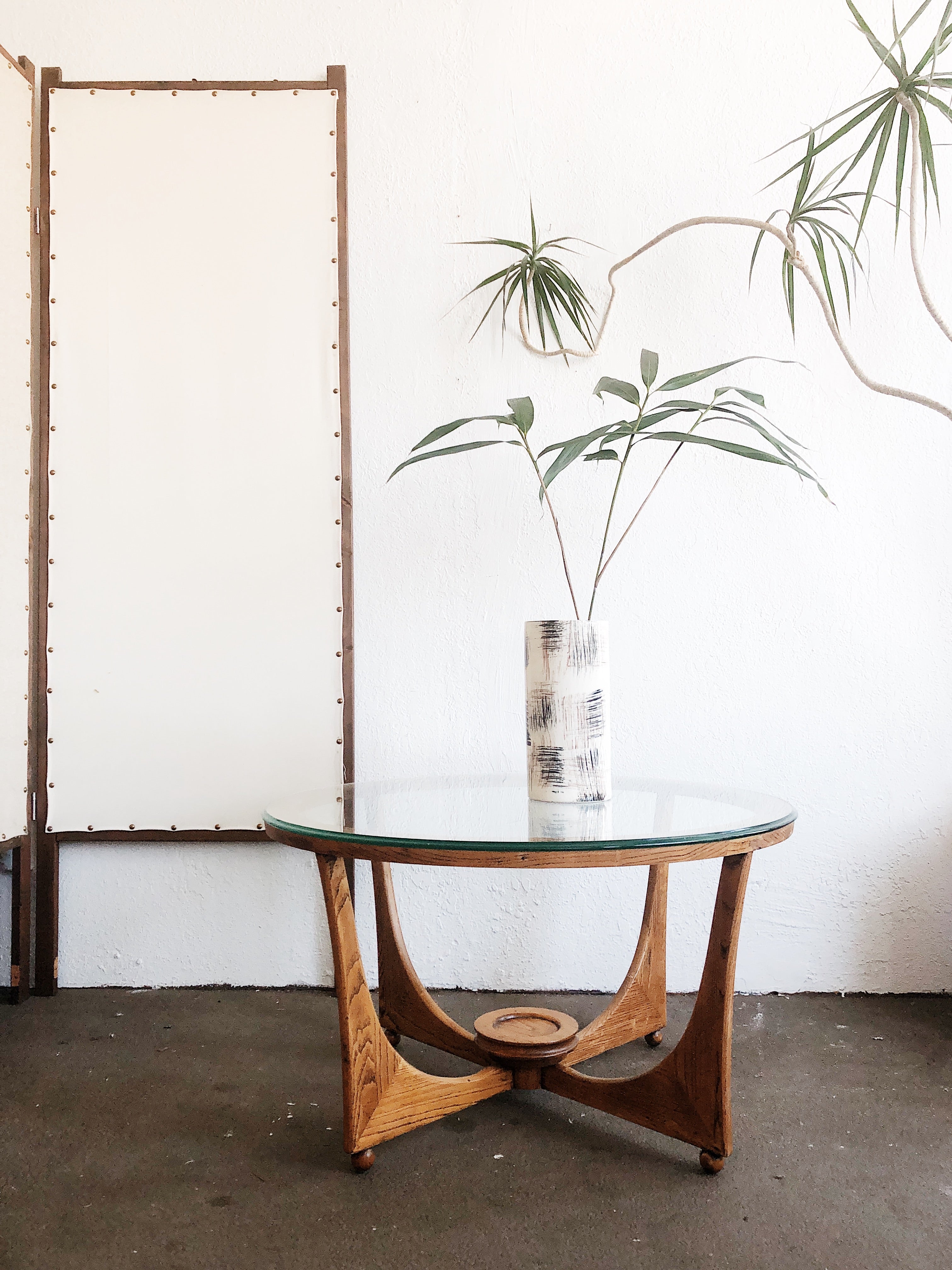 Mid Century Round Coffee Table