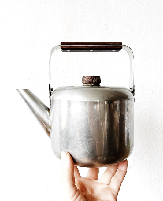 Vintage 1950s Kettle