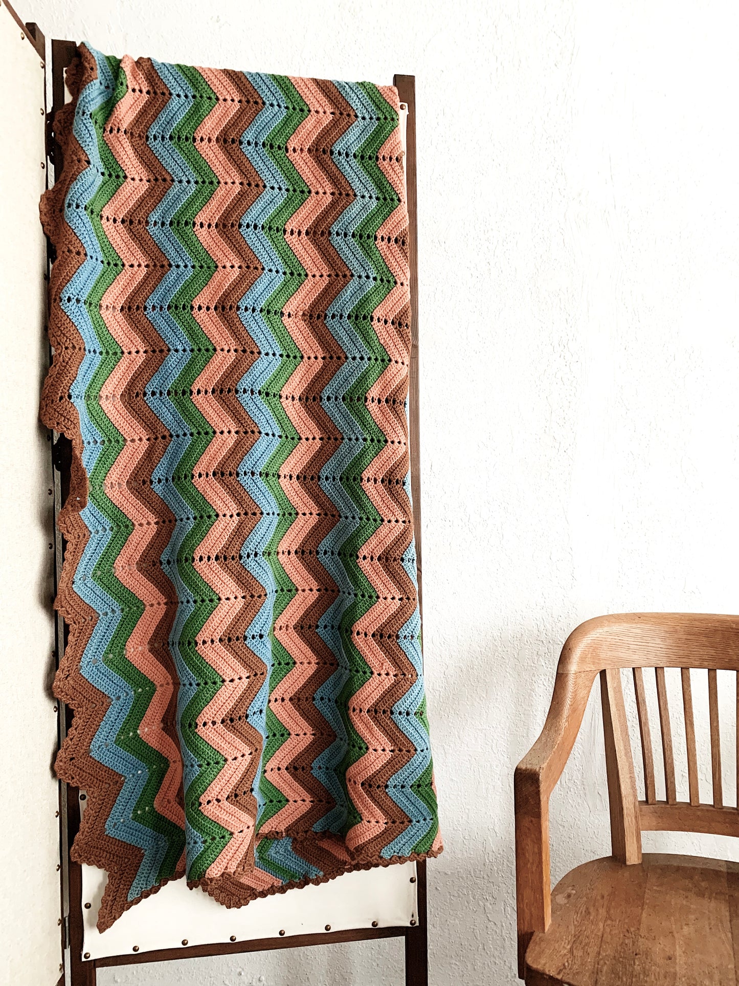 Vintage Zigzag Crochet Afghan