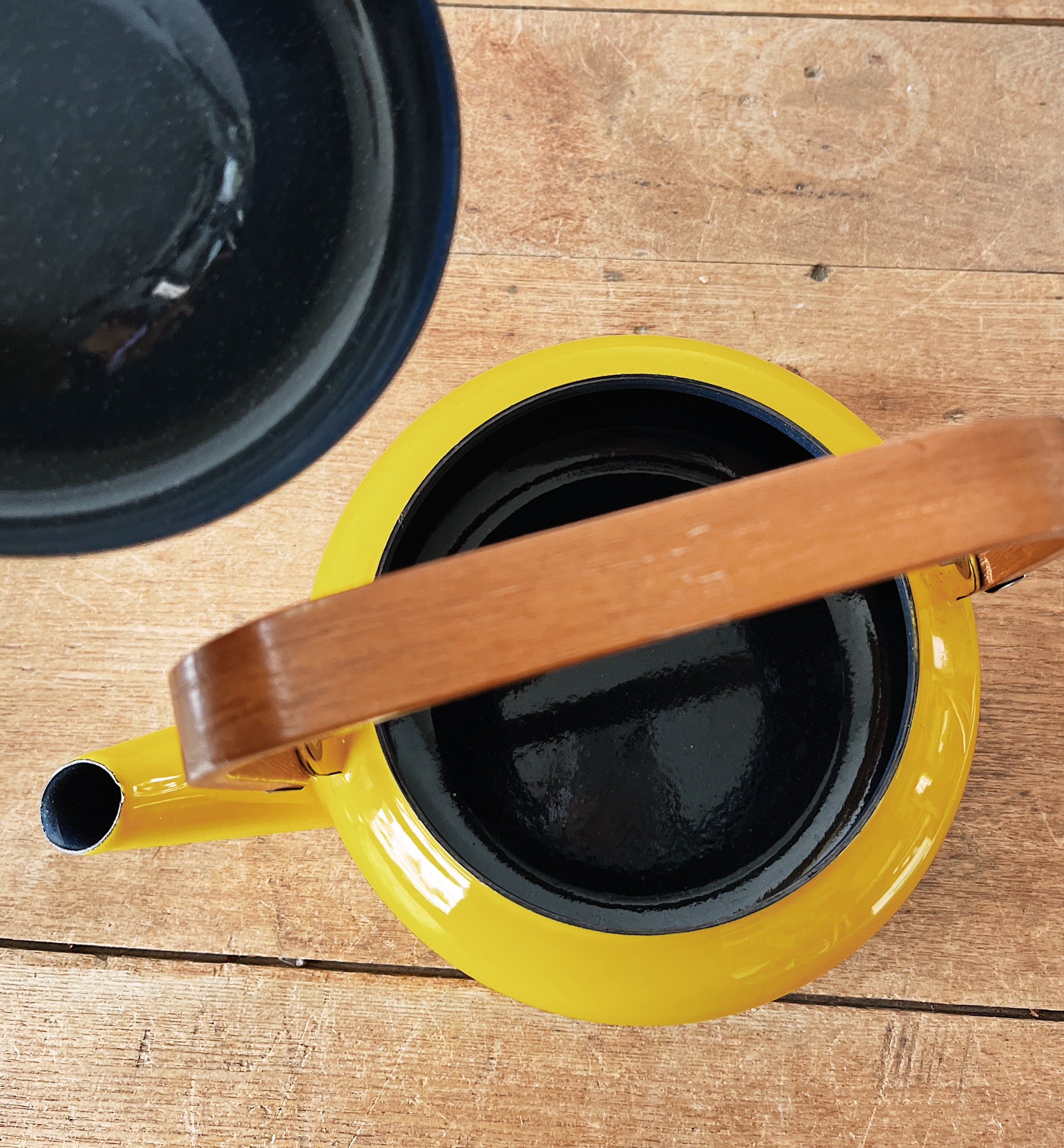 Vintage Enamel Kettle - Thumbnail 5