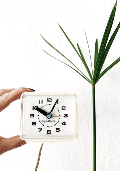 Vintage GE Electric Clock