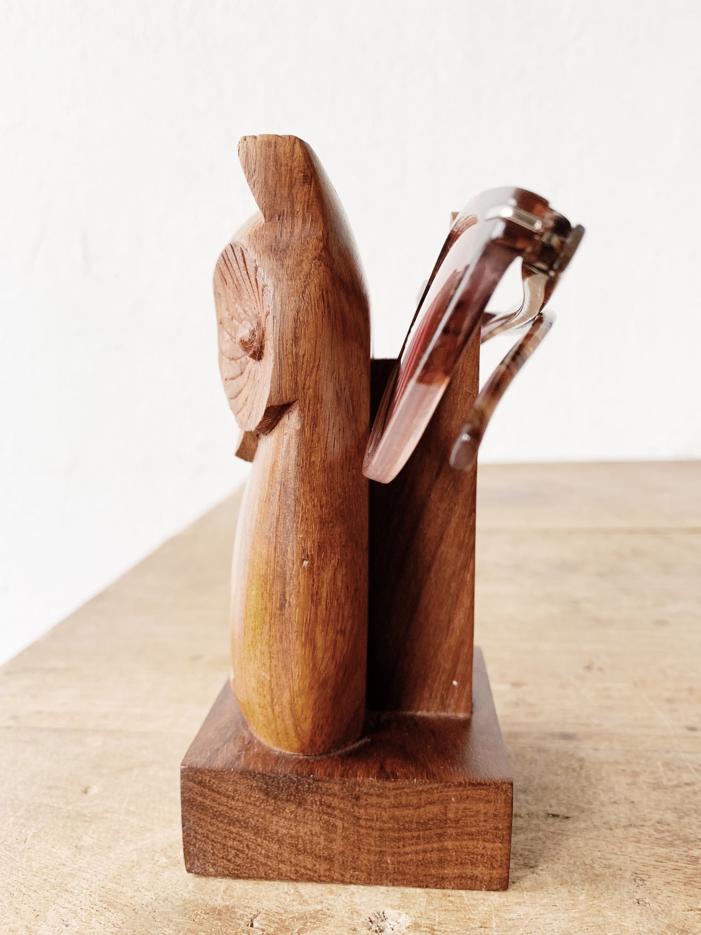 Harold the Eyeglass Holder