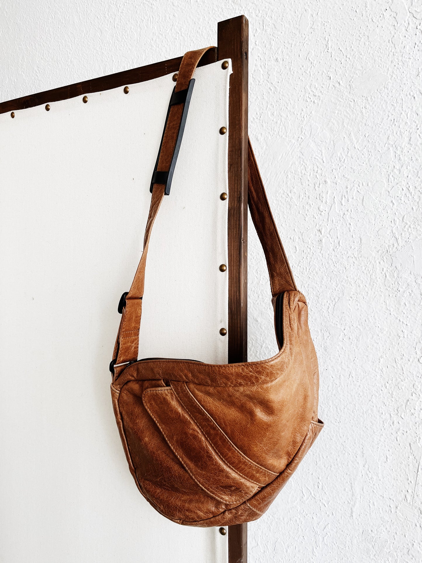 Vintage Leather Cross Body Pack