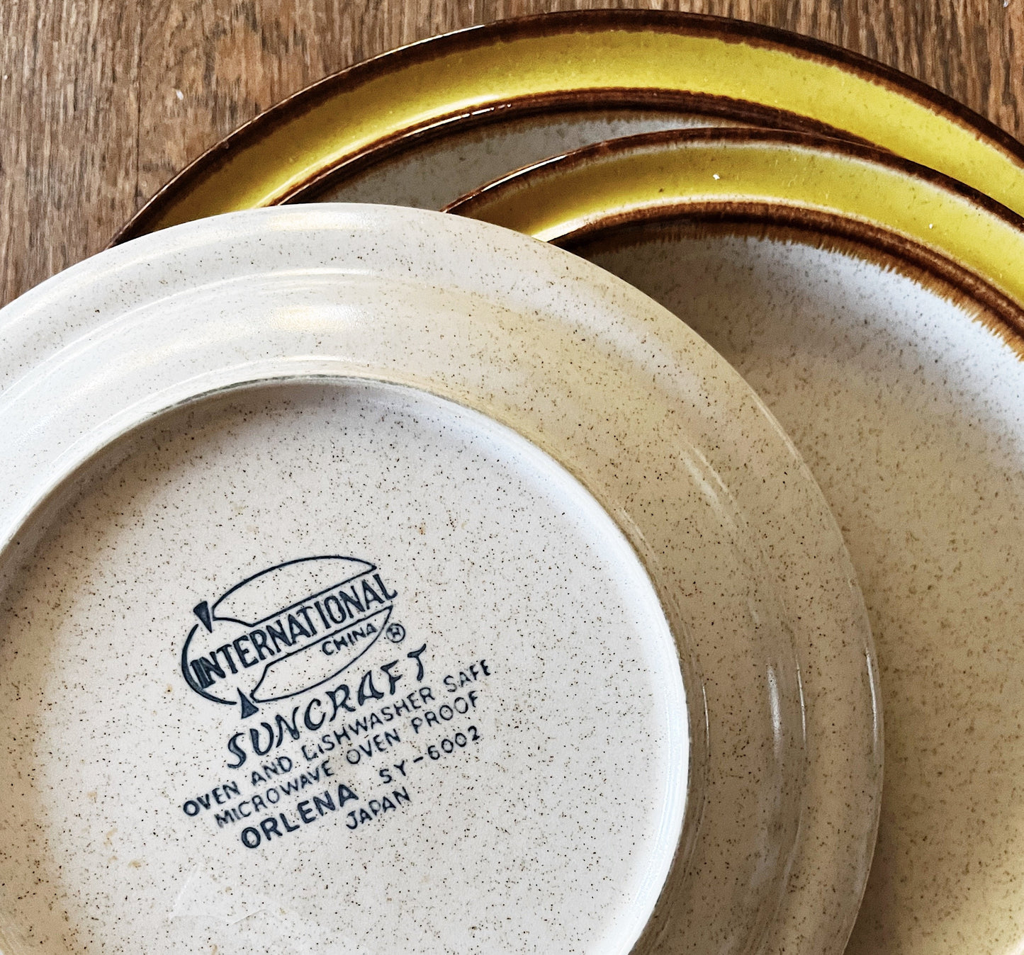 Vintage Suncraft Stoneware Plate Set