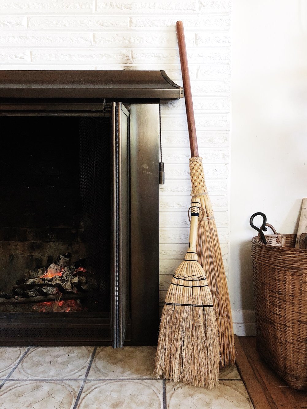 Vintage Hand or Hearth Broom