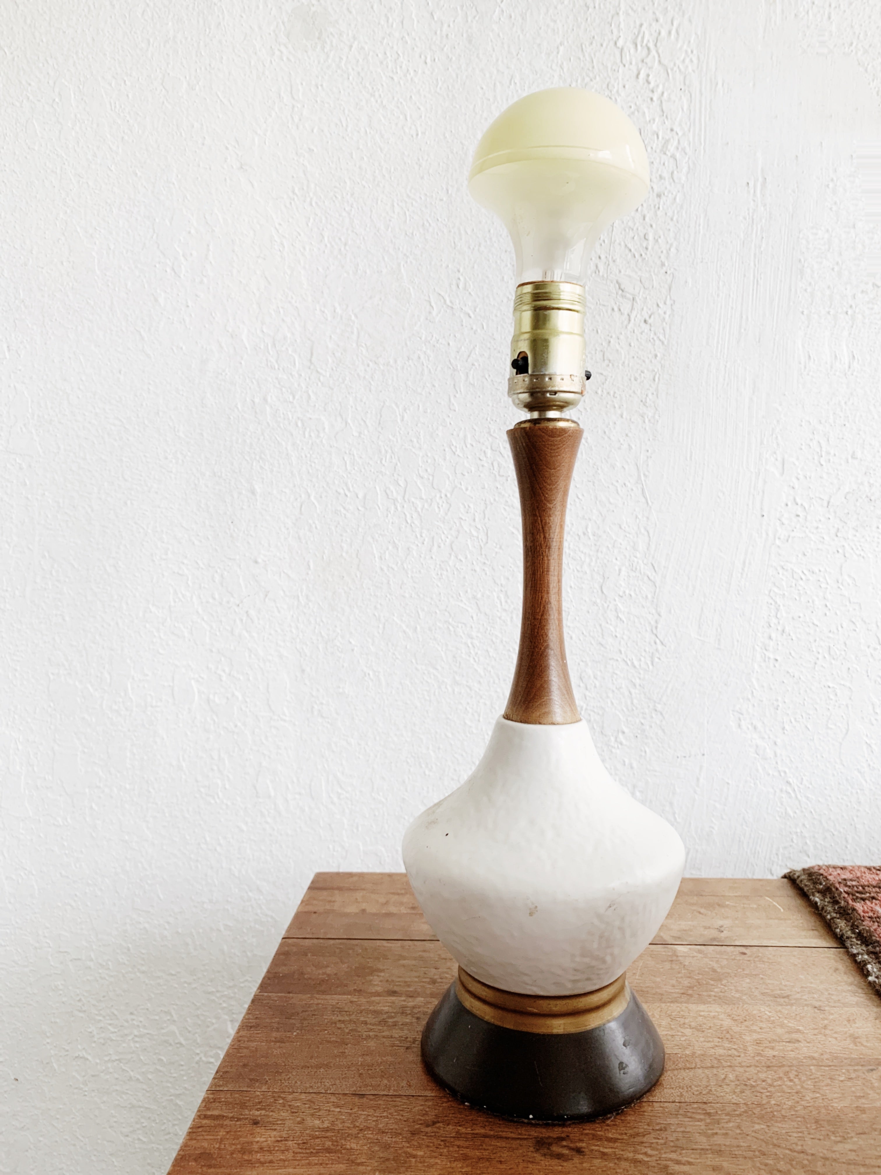 Mid Century Pottery Lamp - Thumbnail 3
