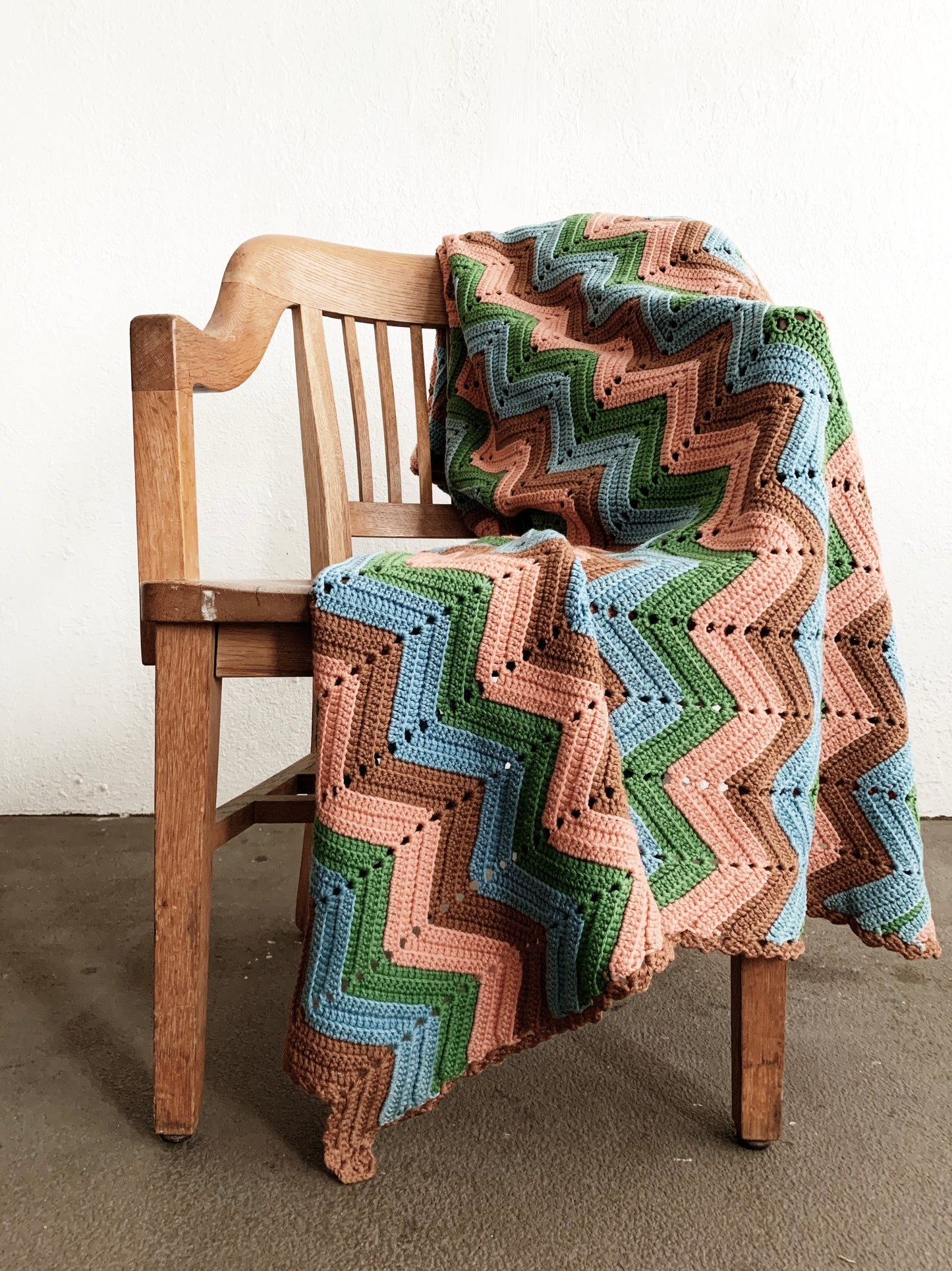 Vintage Zigzag Crochet Afghan