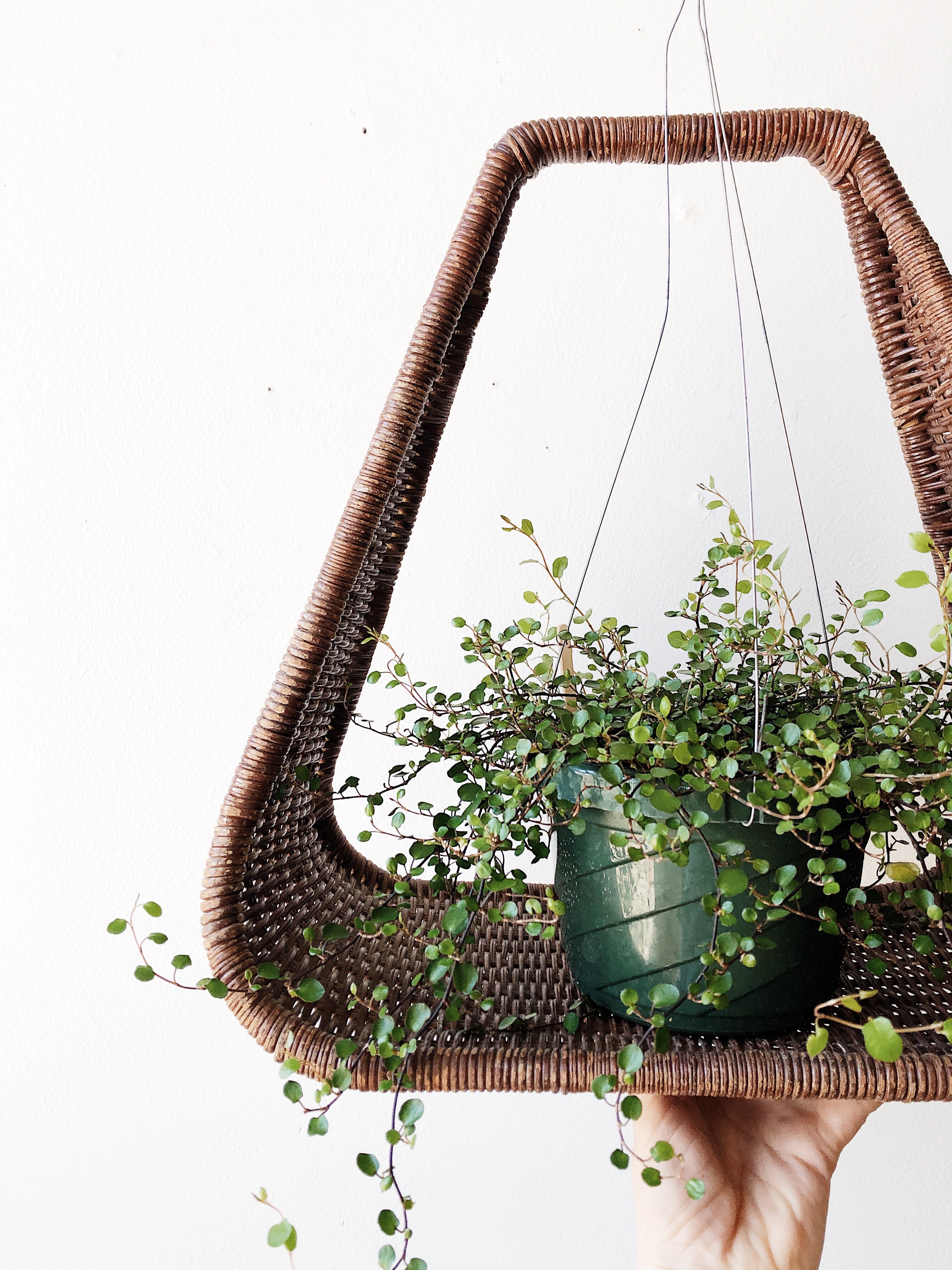 Vintage Triangular Basket Hanger - Thumbnail 4